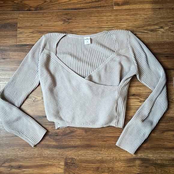 Hollister Womens Beige Grey Ribbed Knit Crop Wrap Sweater Medium Casual‎ - Picture 1 of 6